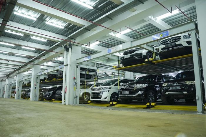 Deretan mobil koruptor tersimpan di Rupbasan KPK Cawang Jakarta Timur dan siap dilelang untuk umum