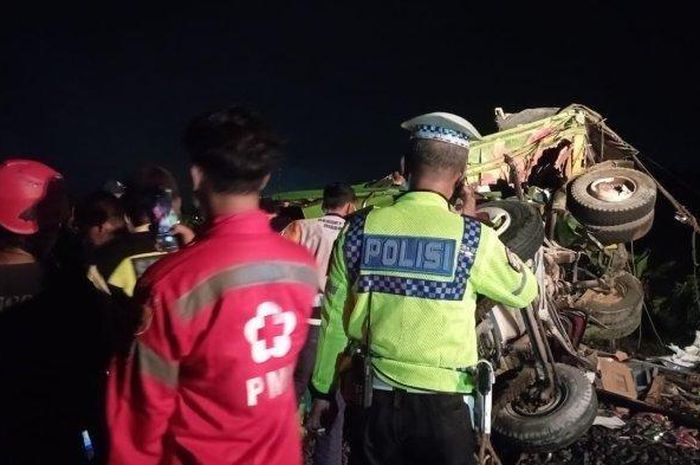 Pemilik truk satu ini ketiban apes, kendaraan ringsekusai ditabrak KA Sancaka kini berakhir dituntut