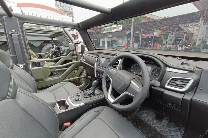 Interior Pindad Maung MV3 elektrik atau Morino MV Cruiser