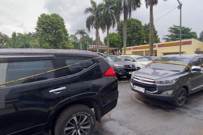 Pajero Sport dan Innova dalam kasus perampokan rumah mewah di Bogor