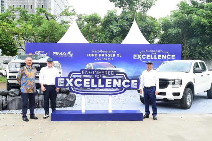 Launching varian terbaru Ford Ranger XL 2.0L 4x4 M/T