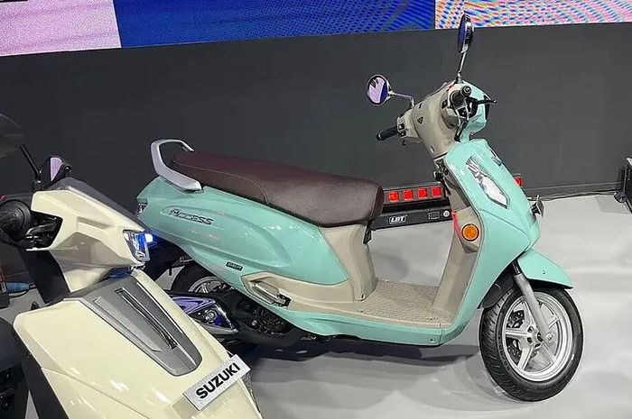 penampakan motor matic baru Suzuki Access 125 model 2025, bisa jalan 47 km pakai seliter bensin