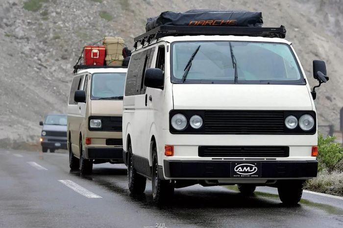 penampakan Toyota HiAce yang disulap jadi mirip VW Transporter T3 bergaya klasik, bisa jadi campervan kalcer
