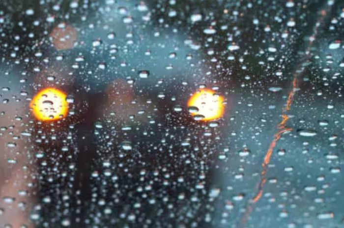 Ilustrasi hazard saat hujan