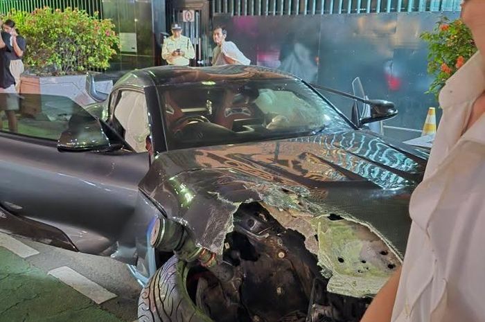 Toyota Supra MK5 kecelakaan di MH Thamrin, Jakarta Pusat