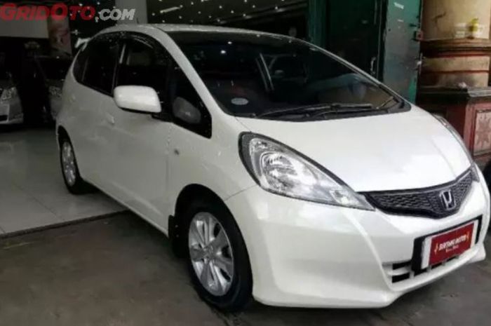 Ilustrasi Honda Jazz GE8