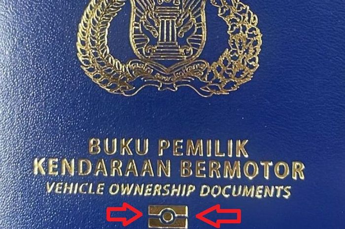 Dalam tanda panah menunjukan cip yang terpasang di BPKB elektronik atau e-BPKB