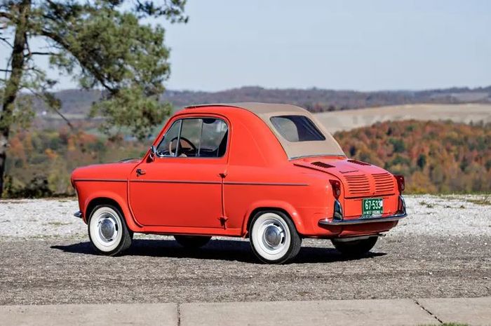 penampakan Vespa 400, mobil yang diproduksi merek Vespa