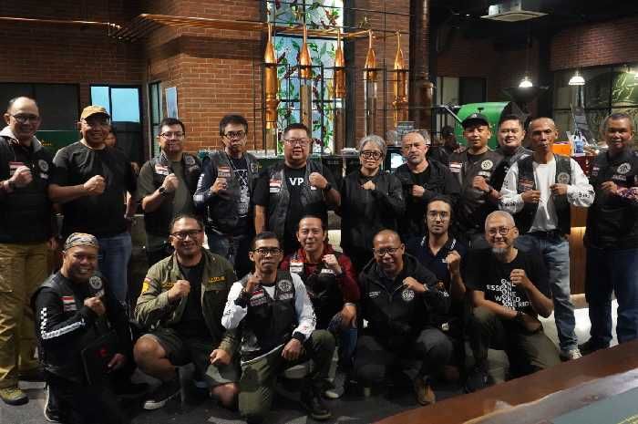 Pencinta motor Royal Enfield yang tergabung dalam Royal Riders Indonesia (RoRi) mengagendakan touring Rock and Ride
