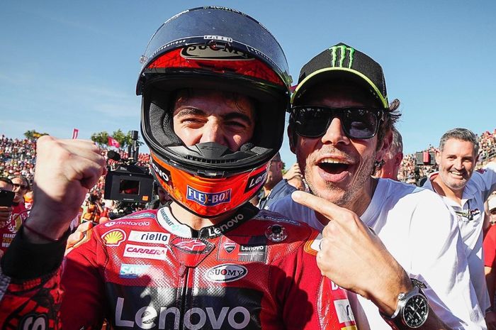 Valentino Rossi kasih nasihat penting ke Pecco Bagnaia soal Marc Marquez