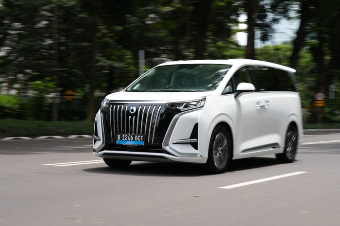 Denza D9, Car of The Year OTOMOTIF Award 2025