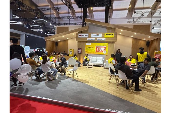 Booth Adira Finance di Hall B