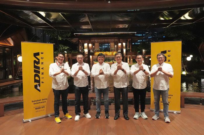 Jajaran manajemen Adira Finance &asymp;
