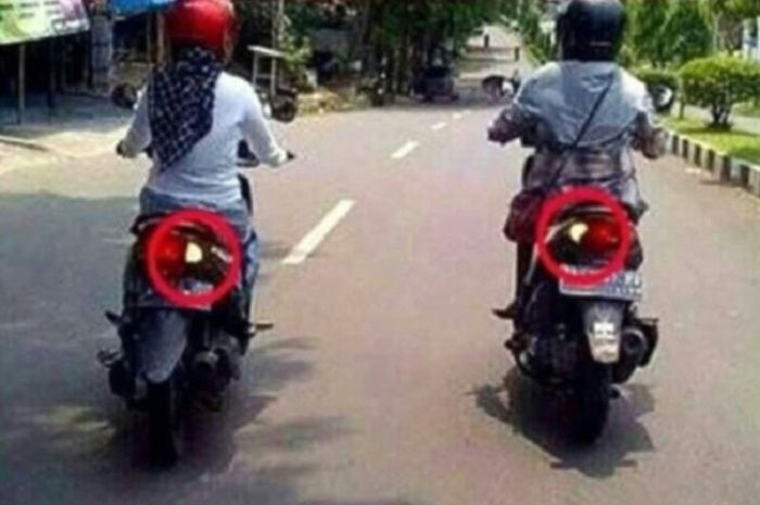 Ilustrasi emak-emak naik motor 