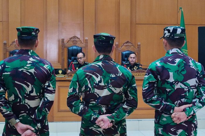 Tiga prajurit TNI AL penembak mati bos rental mobil di rest area KM 45 tol Tangerang-Merak dituntut penjara seumur hidup dan bayar restitusi Rp 796,6 juta