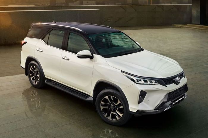 Toyota India hadirkan Fortuner Legender bermesin diesel 2.800 cc dengan transmisi manual
