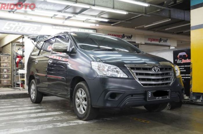 harga mobil bekas Toyota Kijang Innova Barong bensin keluaran 2013-2015