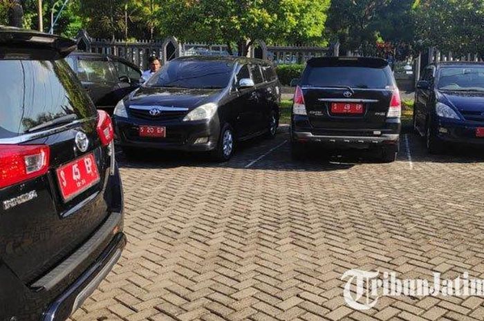 Mobil dinas pelat merah pemerintah kabupaten Tuban, Jawa Timur