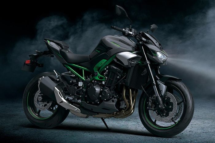 Kawasaki Z900. 