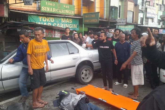 Honda Accord Maestro penyebab kecelakaan beruntun maut di depan pasar Caringin, kabupaten Bogor, Jawa Barat tewaskan satu orang