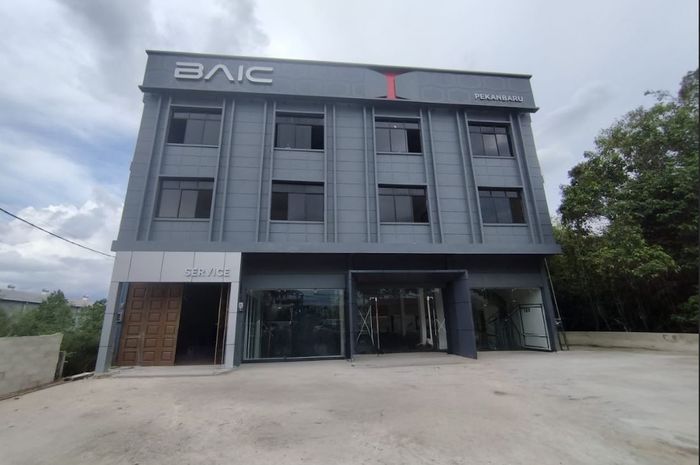 Dealer BAIC Indonesia ke-9 yang berlokasi di Jl Soekarno-Hatta, No. 128, Labuh Baru Timur, Payung Sekaki, Kota Pekanbaru, Riau