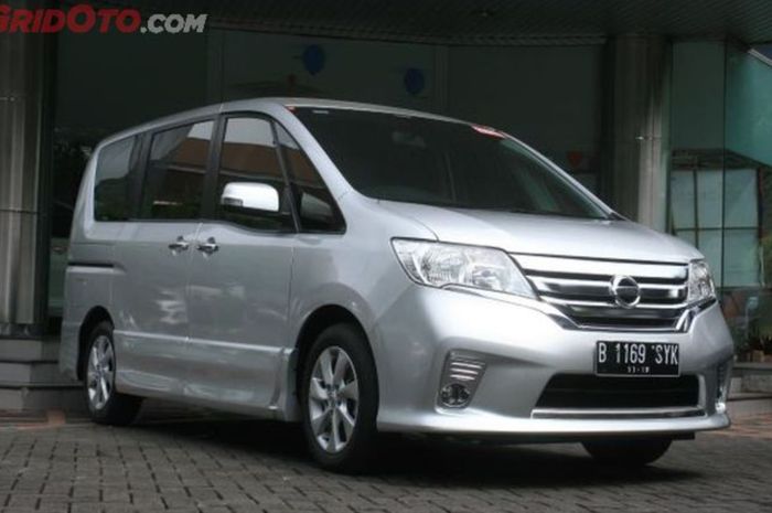 harga mobil bekas Nissan Serena C26 per Maret 2025