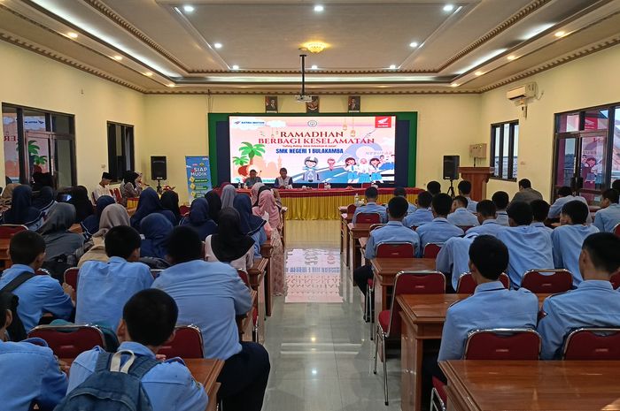 Opening kegiatan dan Evaluasi kegiatan Safety Riding Learning