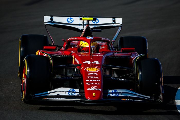 Lewis Hamilton menang sprint F1 China 2025