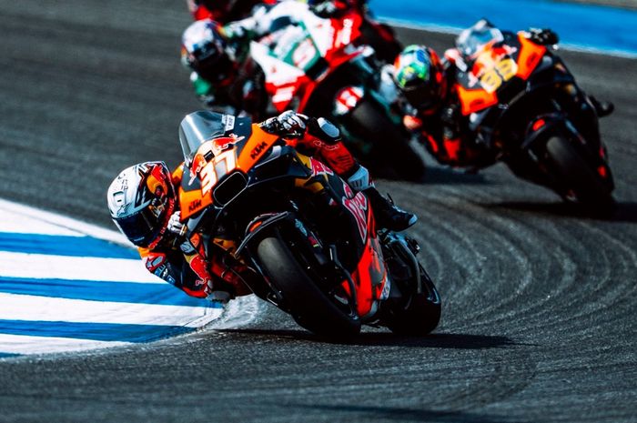 Manajer Pedro Acosta menjawab situasi soal pembalapnya