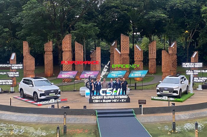 Peluncuran Chery Super Hybrid di Hutan Kota Plataran GBK, Jakarta pada Senin (24/3).
