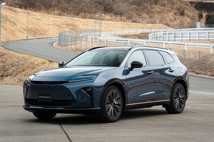 Toyota Crown Estate hadir di Jepang.