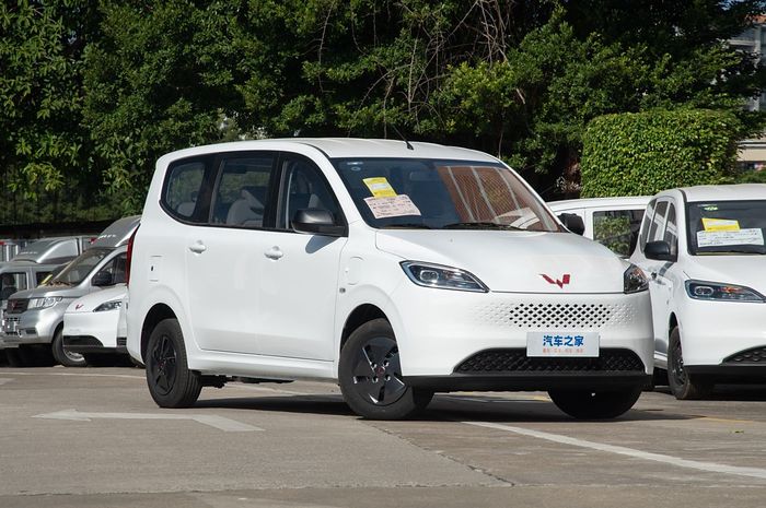 Wuling Hongguang EREV resmi dijual secara pre-sale di Tiongkok.