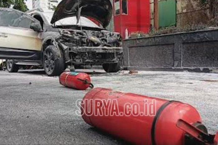 Honda BR-V meleleh wajah ulah bocil asal lempar benda menyala ini ke drum BBM