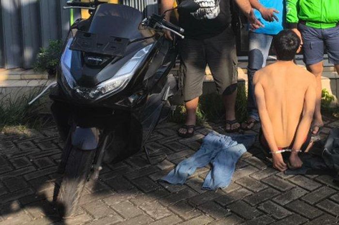 Penangkapan Ahmad Janji (35) di Rembang, Jawa Tengah, karena jadi pelaku pencurian Honda PCX 160 di masjid Agung Tuban, Jawa Timur