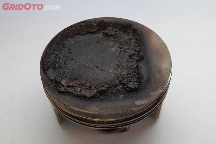 Ini ciri-ciri piston motor berkerak 