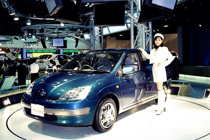 Toyota Prius generasi pertama meluncur pada 1997.