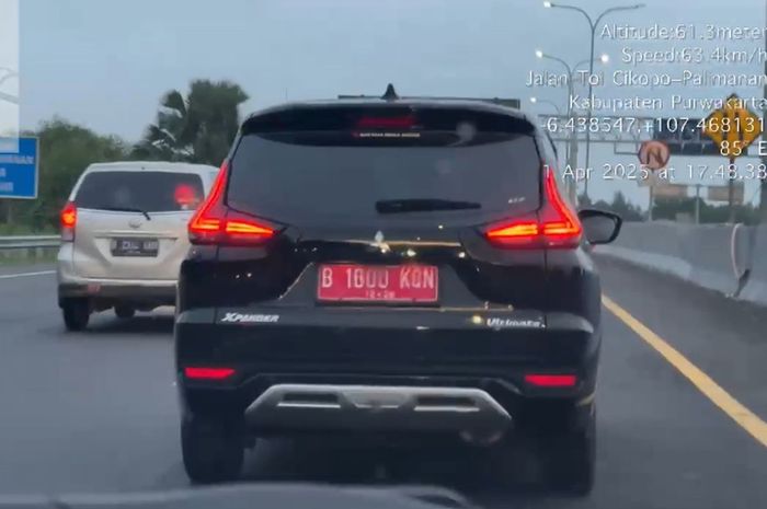 Mitsubishi Xpander dinas pelat merah milik Disperkimtan Bekasi terpantau keluyuran sampai Subang, Jawa Barat saat mudik lebaran 2025