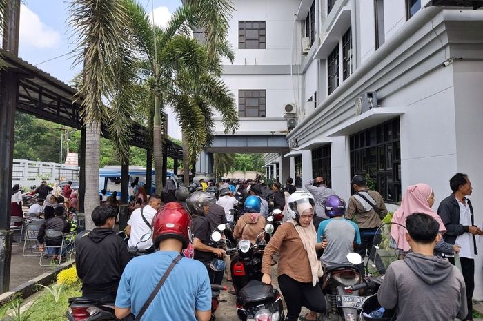 Suasana Samsat Rangkasbitung, Banten (10/4/25)