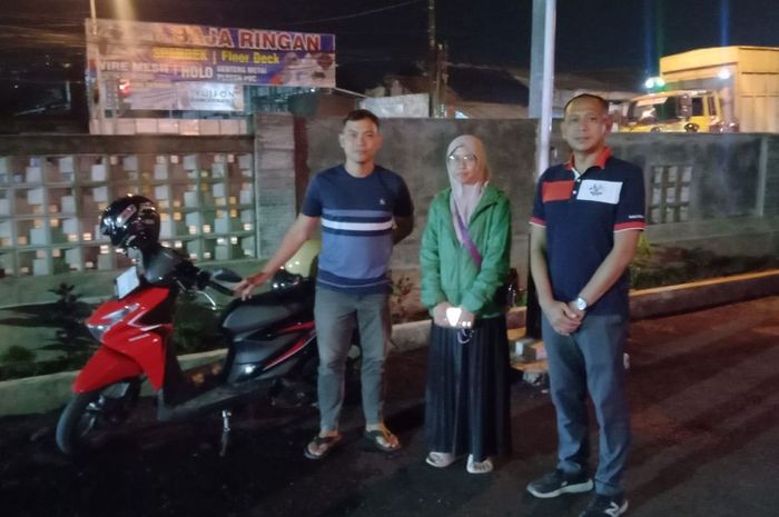 Honda BeAT yang sempat dimaling di Sambeng, Desa Pringsari, Pringapus, kabupaten Semarang, Jawa Tengah ditemukan tergeletak di parkiran minimarket wilayah Ampel, Boyolali dan langsung dikembalikan ke pemiliknya