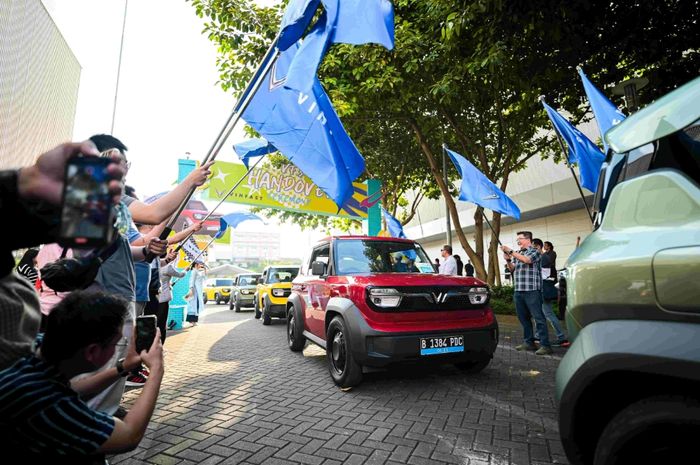 Seremoni penyerahan unit VinFast VF 3 kepada konsumen