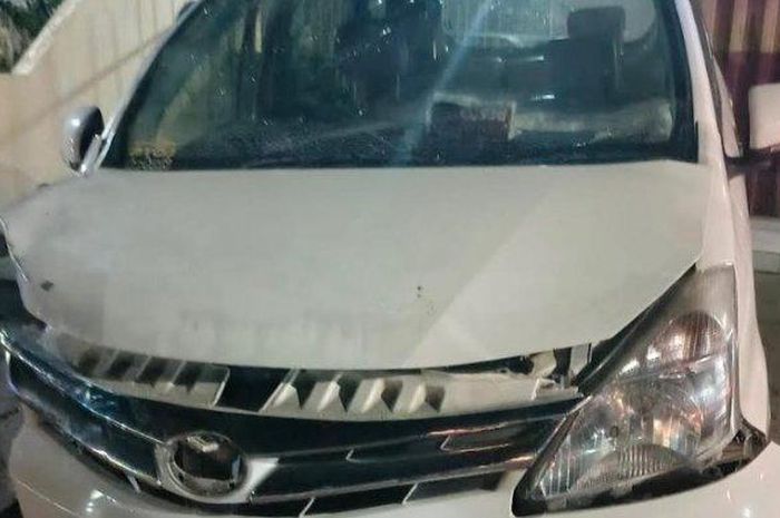 Duel Xenia dan Jazz bikin sopir masuk rumah sakit 
