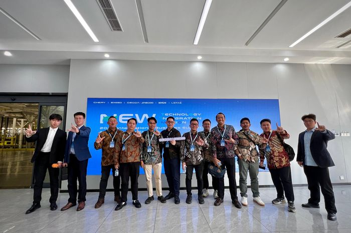 Tim GridOto.com mendapat kesempatan bermain ke pabrik utama Chery dimana JAECOO diproduksi di kota Wuhu, China.