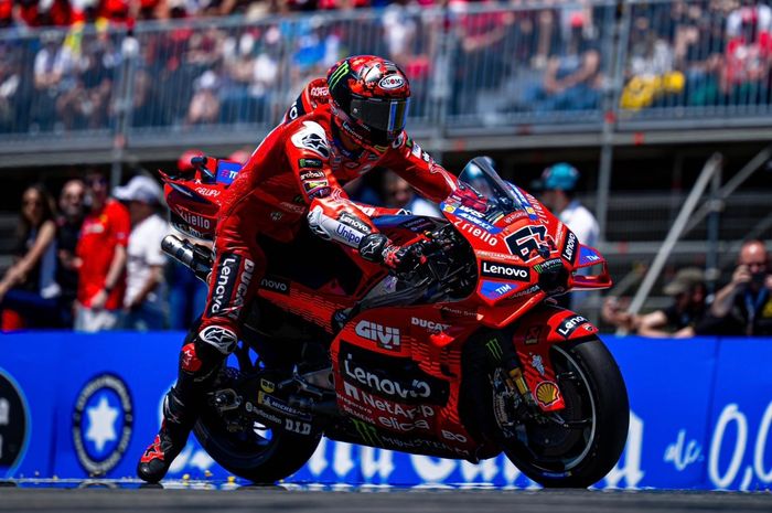 Pecco Bagnaia ungkap keanehan motor baru Ducati, bisa jadi penyebab crash Marc Marquez di MotoGP Spanyol 2025