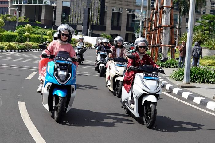 momen Kartini Ride OTOladies bersama ALVA