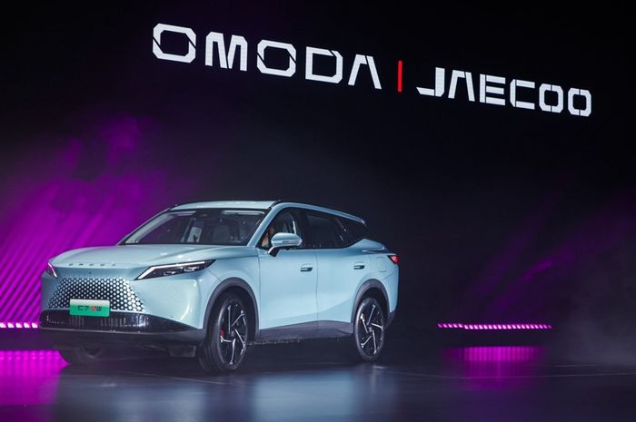 OMODA &amp; JAECOO menghadirkan lini model mobil listrik dalam Auto Shanghai 2025.