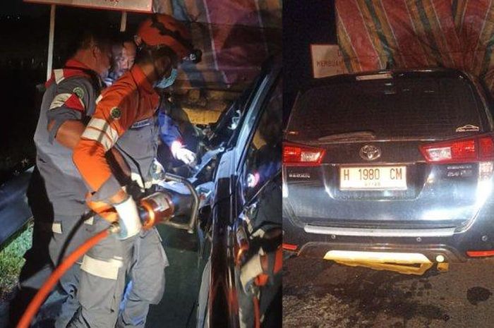 Evakuasi korban kecelakaan di dalam kabin Toyota Kijang Innova H 1980 CM anggota DPR RI Alamudin Dimyati Rois yang menabrak truk tronton di KM 316/A tol Pemalang-Batang