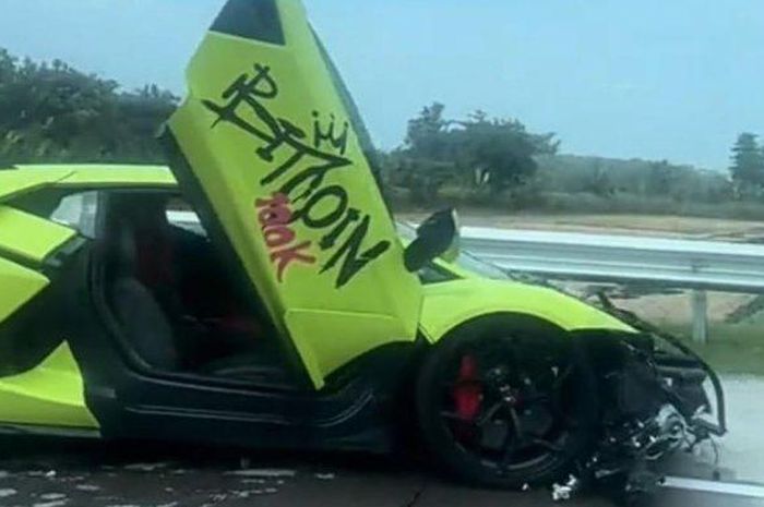 Kondisi Lamborghini sesaat setelah kecelakaan tabrak Ignis di Tol Jombang