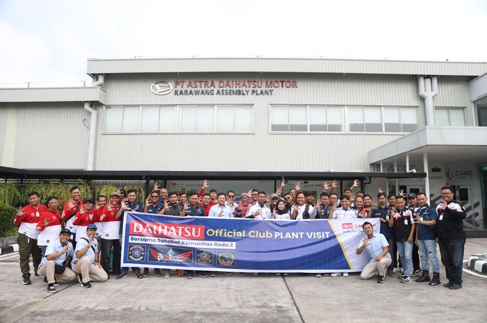 Komunitas Sepeda Motor Kunjungi Pabrik Mobil Daihatsu di Karawang