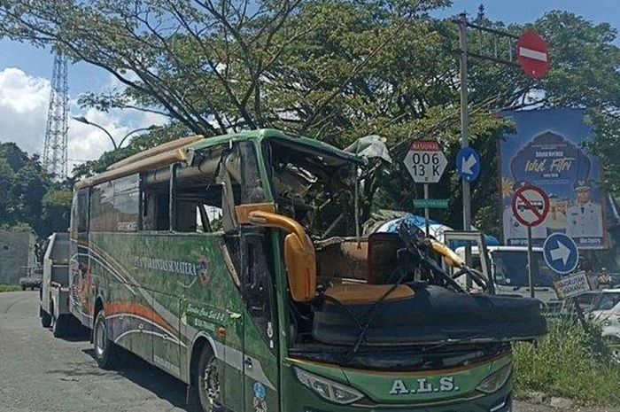 Kecelakaan tragis Bus ALS di Padang renggut 12 korban jiwa