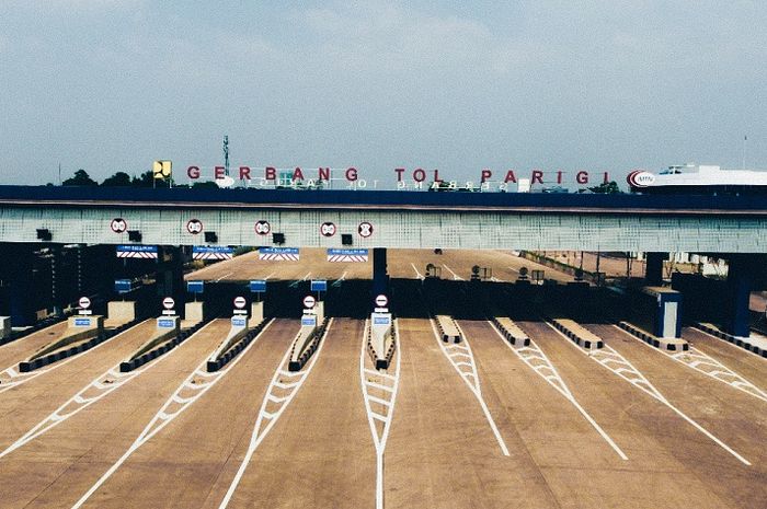 Gerbang tol Parigi ruas tol Kunciran-Serpong